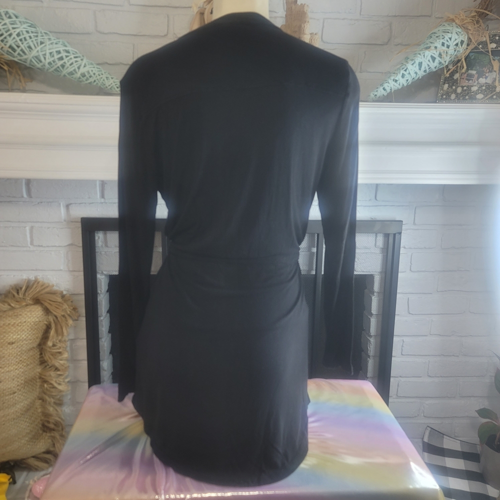 Chic Black V-Neck Dress with Drawstring Waist - Picture 3 of 4